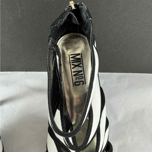 Elegant Black and White Women's Heels - Picture 4 of 8